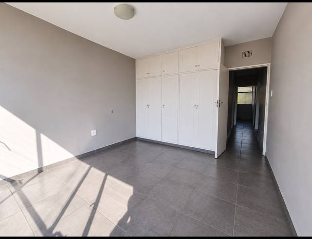 2 BEDROOM FLAT FOR SALE IN THREE RIVERS PROPER